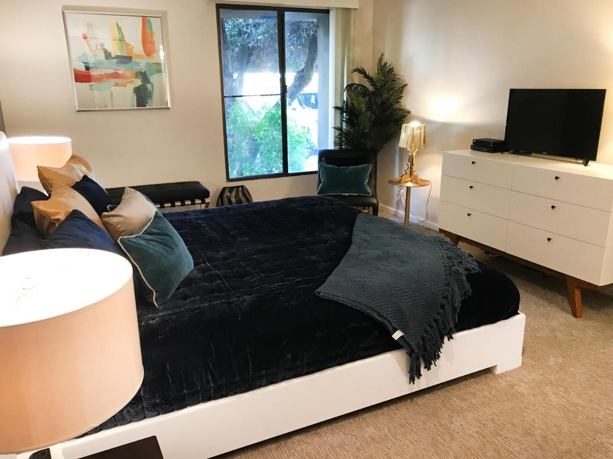 Popular attractions Area Nearby Property